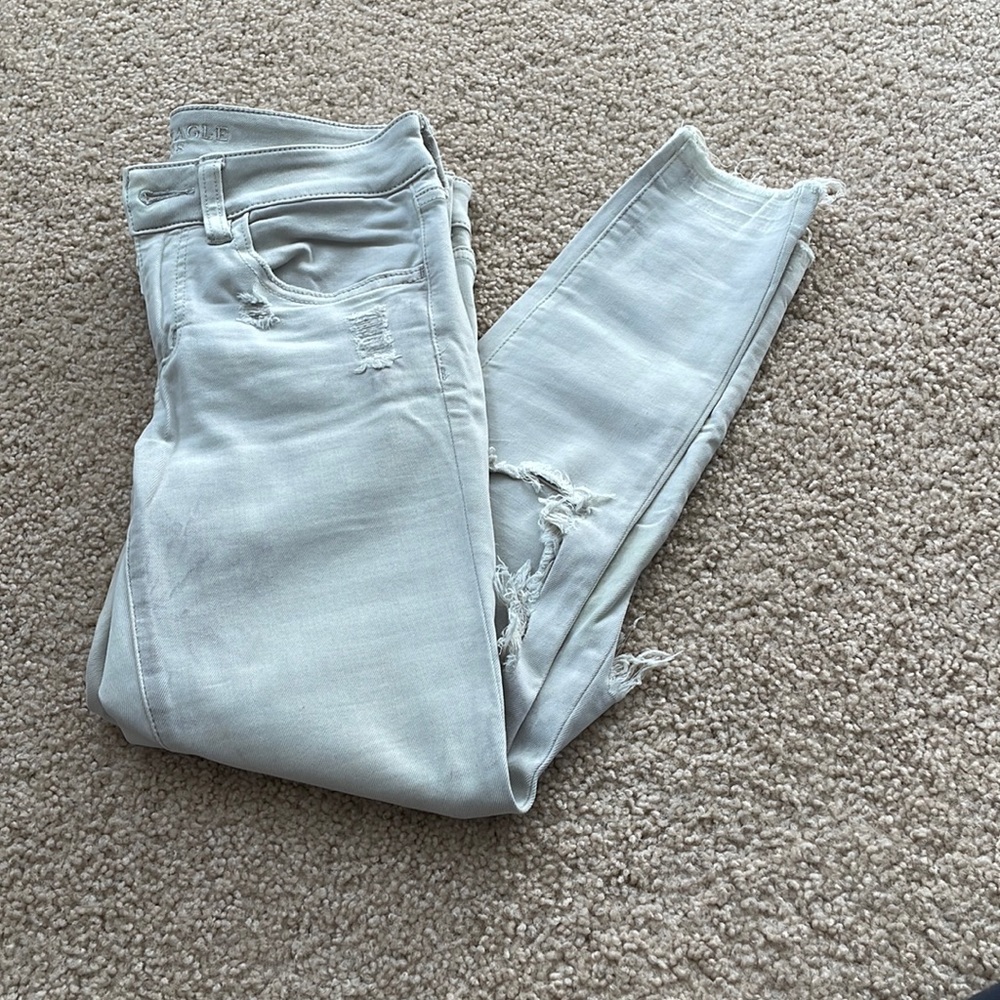 American Eagle ripped jegging crop